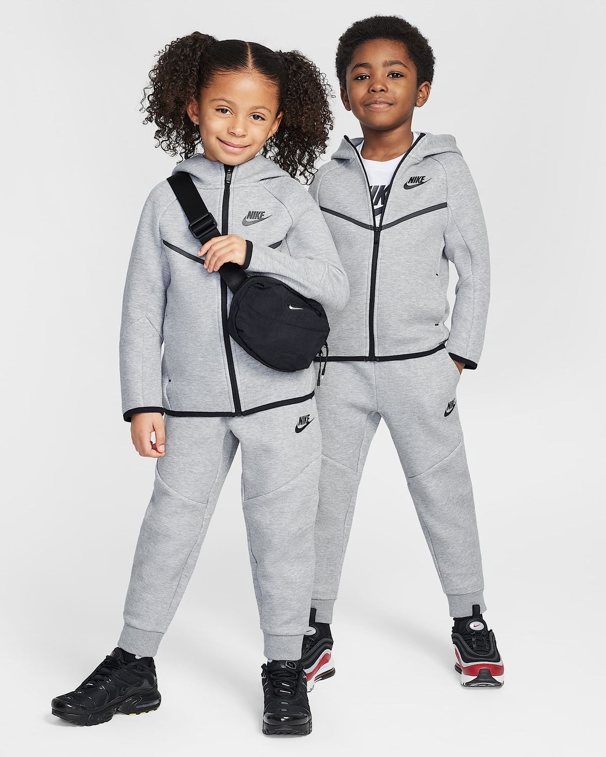 SPORTSWEAR